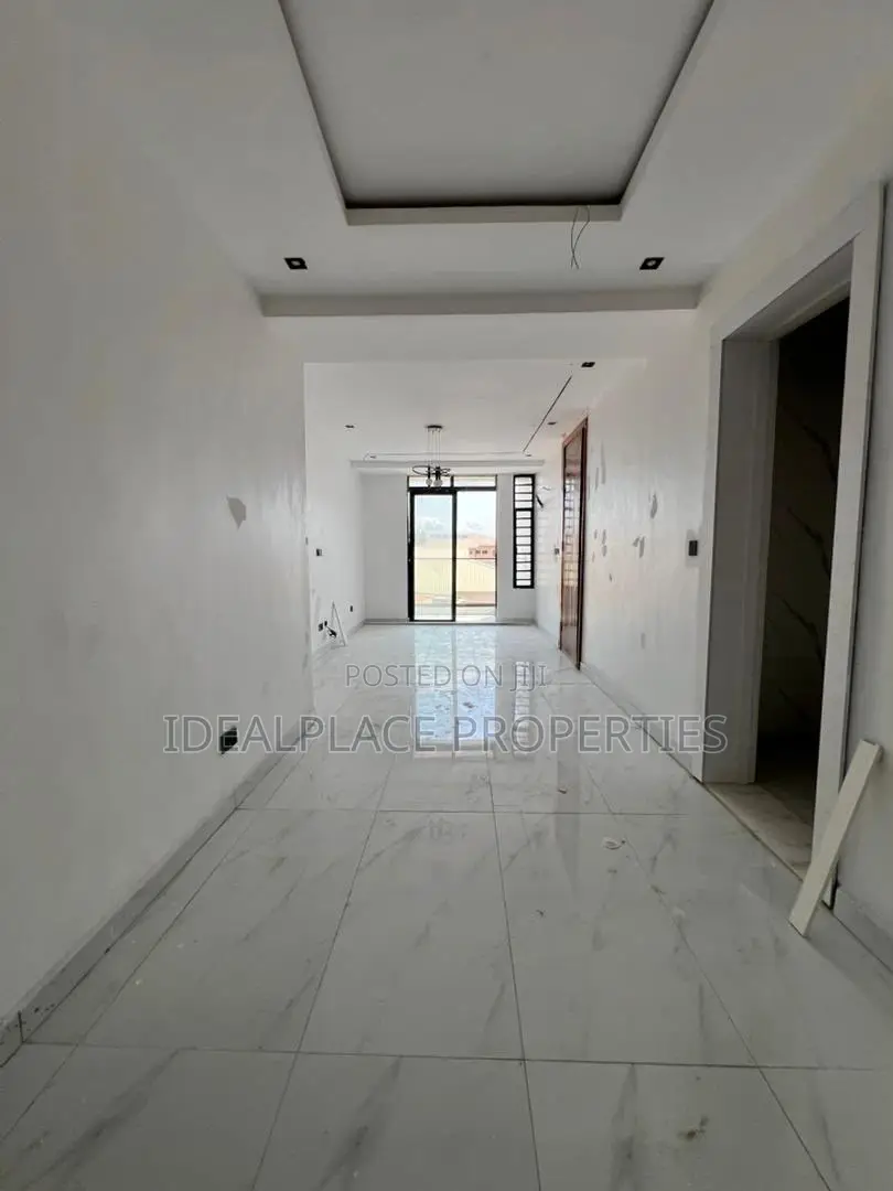 2bdrm Apartment in Osapa london for sale