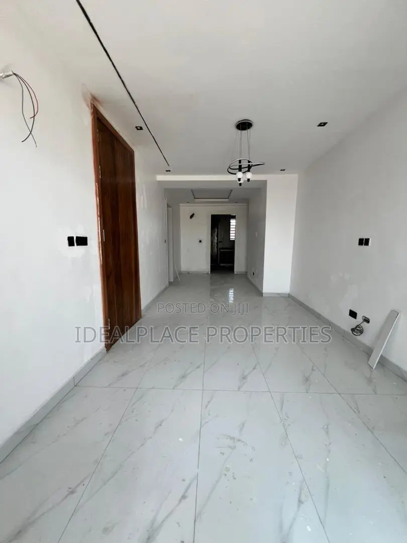 2bdrm Apartment in Osapa london for sale