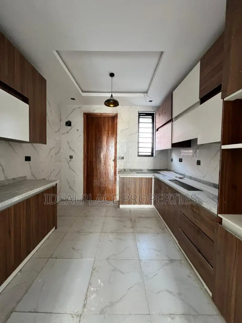 2bdrm Apartment in Osapa london for sale