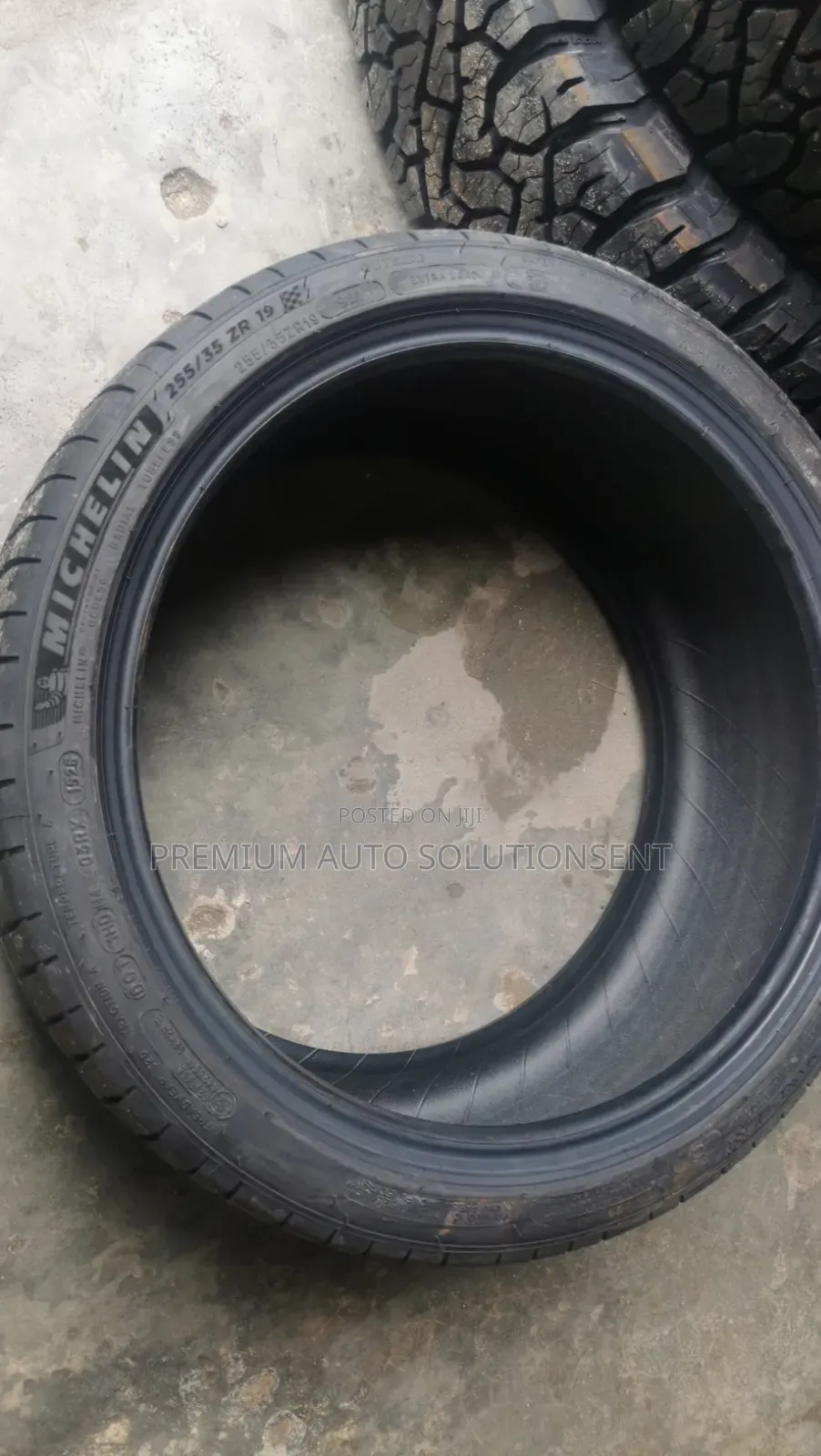 Brand New 255/35r19 Run-Flat