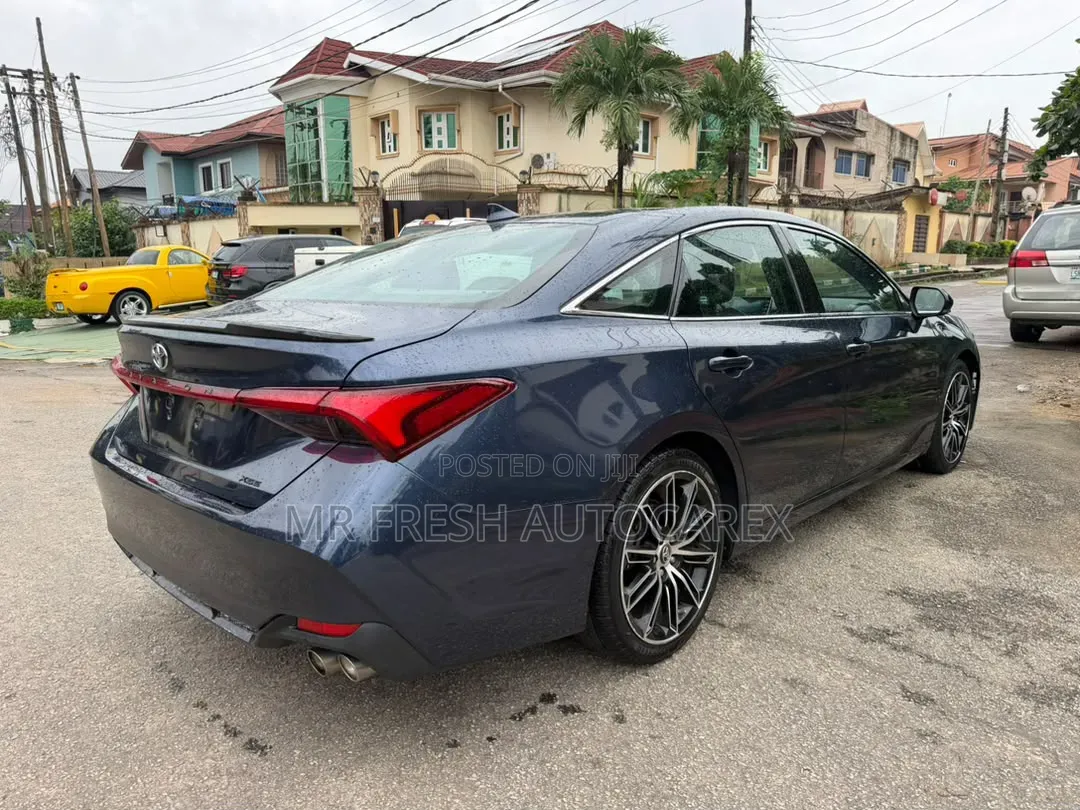 Toyota Avalon XSE FWD Sedan (3.5L V6 8A) 2019 Gray
