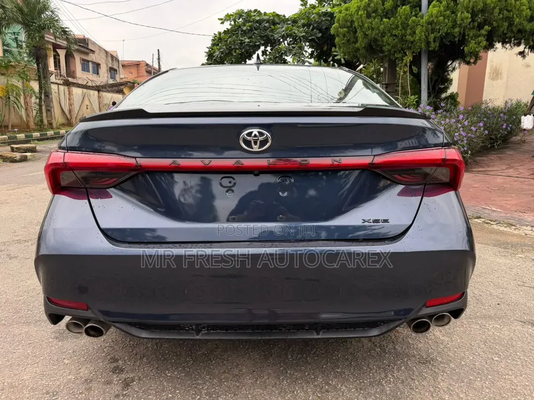 Toyota Avalon XSE FWD Sedan (3.5L V6 8A) 2019 Gray