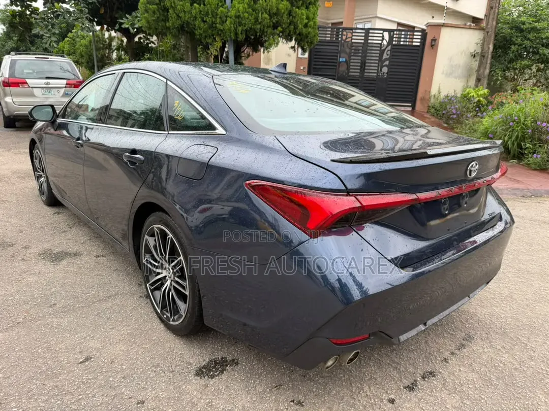 Toyota Avalon XSE FWD Sedan (3.5L V6 8A) 2019 Gray