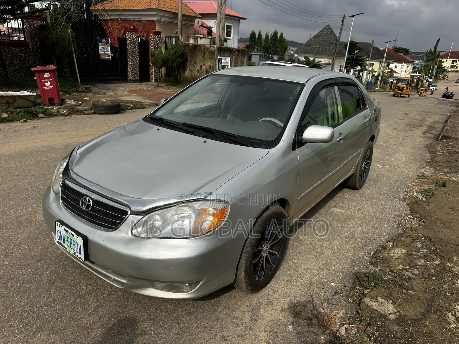 Toyota Corolla LE 2004 Gold