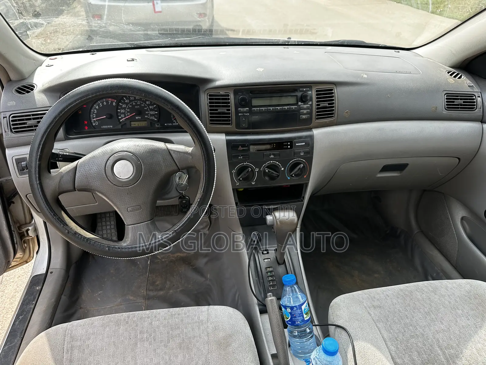 Toyota Corolla LE 2004 Gold