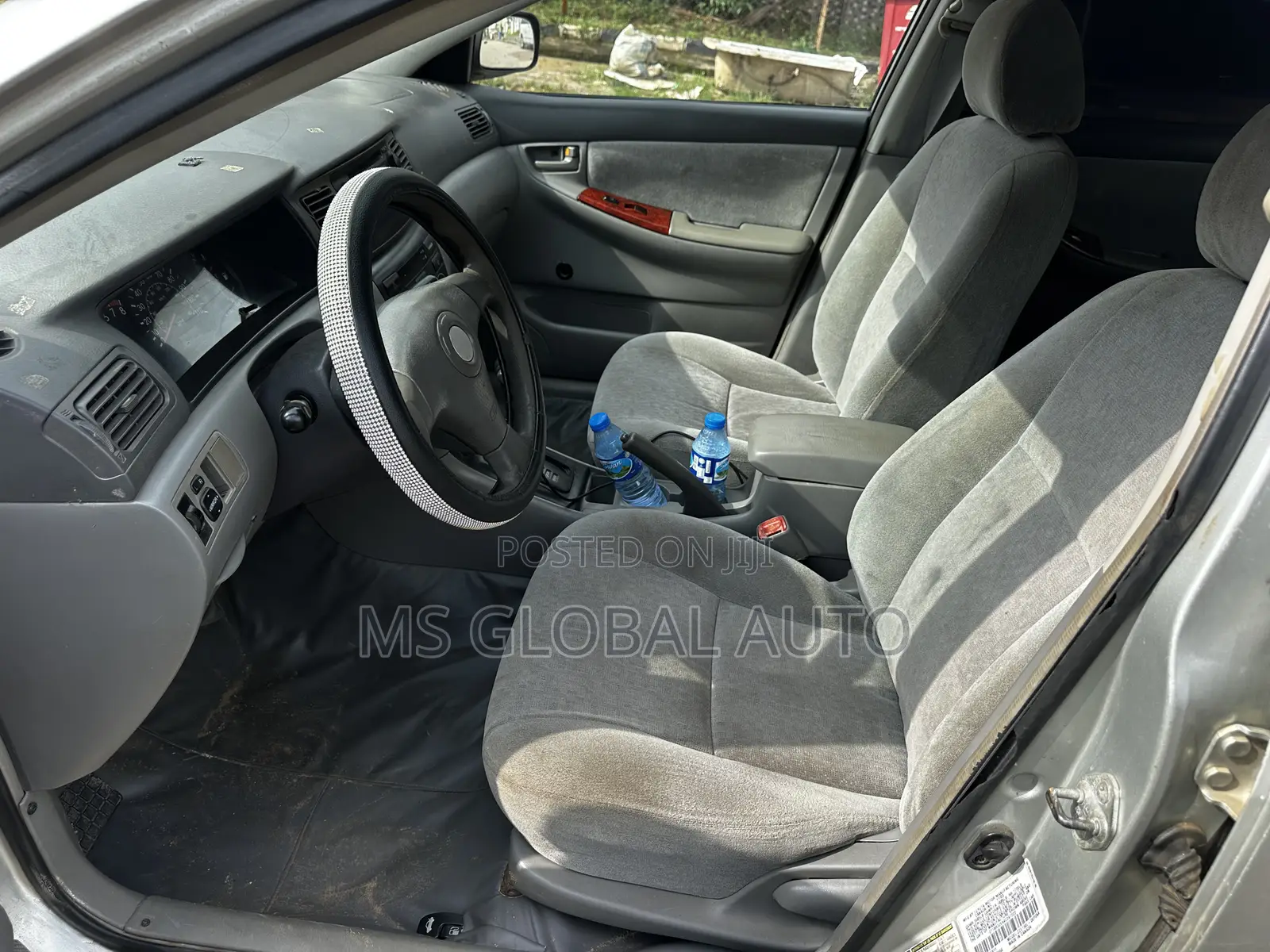 Toyota Corolla LE 2004 Gold