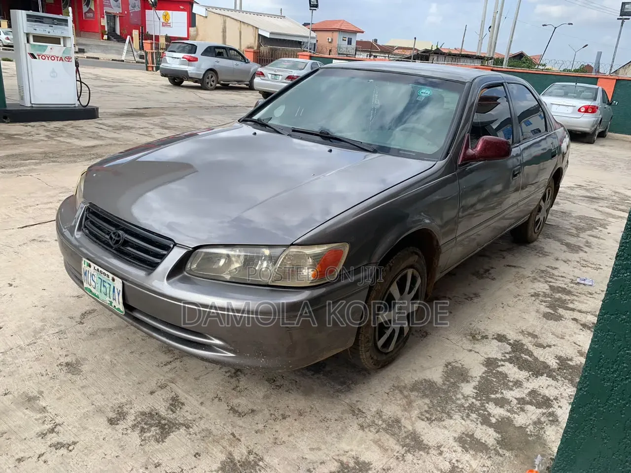 Toyota Camry 2001 Gray