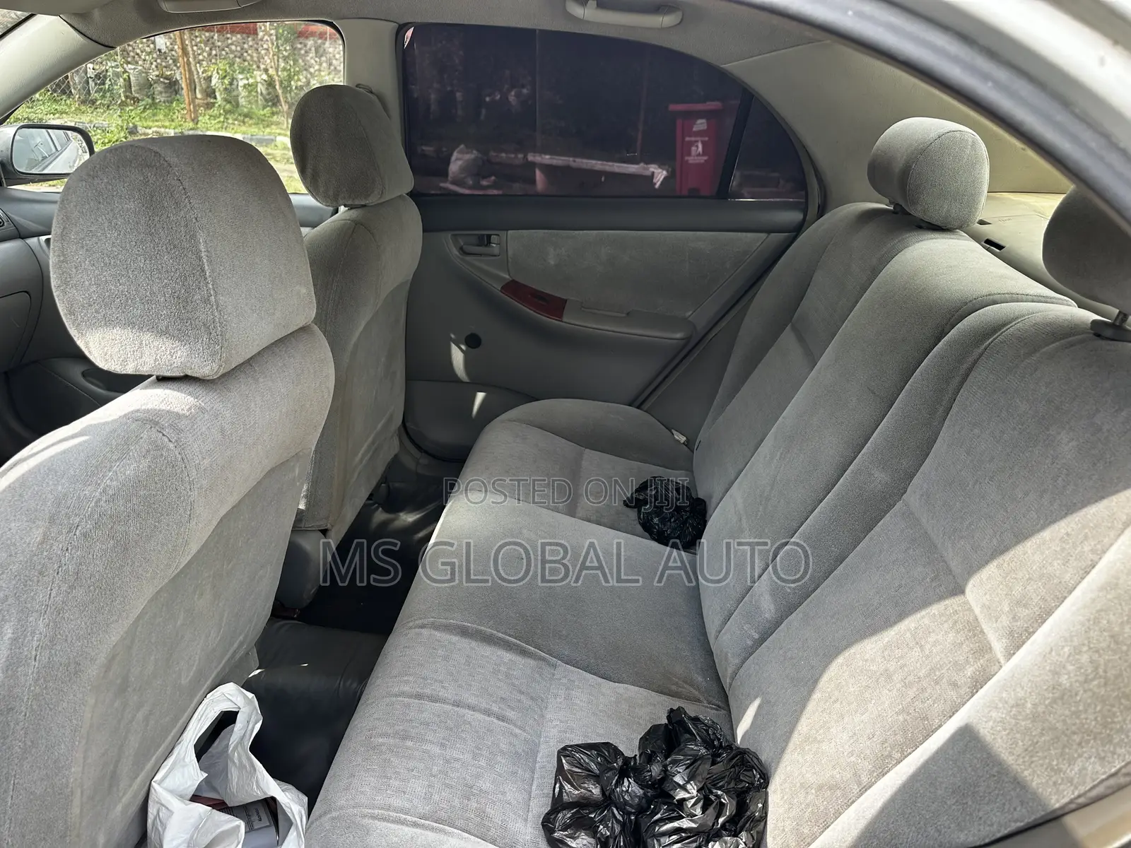 Toyota Corolla LE 2004 Gold