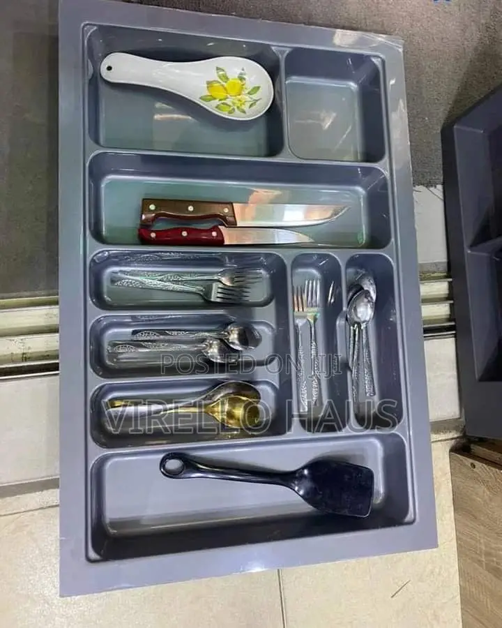 Inbuilt Utensil Rack