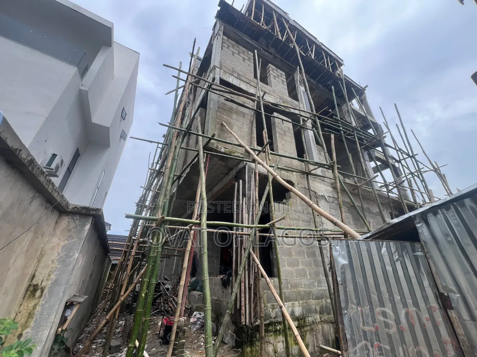 4bdrm Maisonette in Lekki Phase 1 for sale