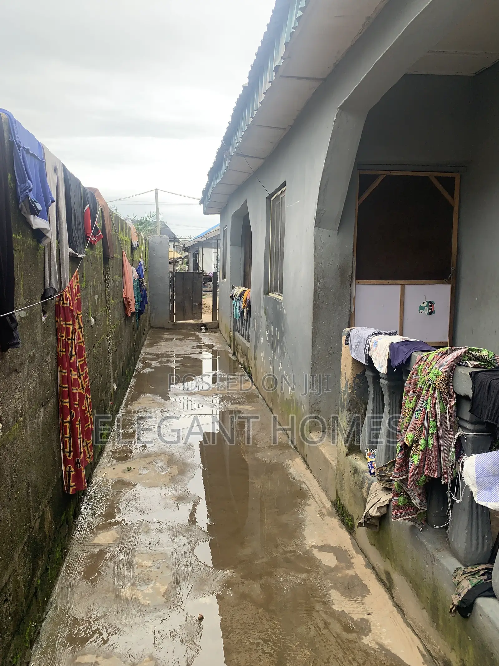 1bdrm Block of Flats in Alaba for sale