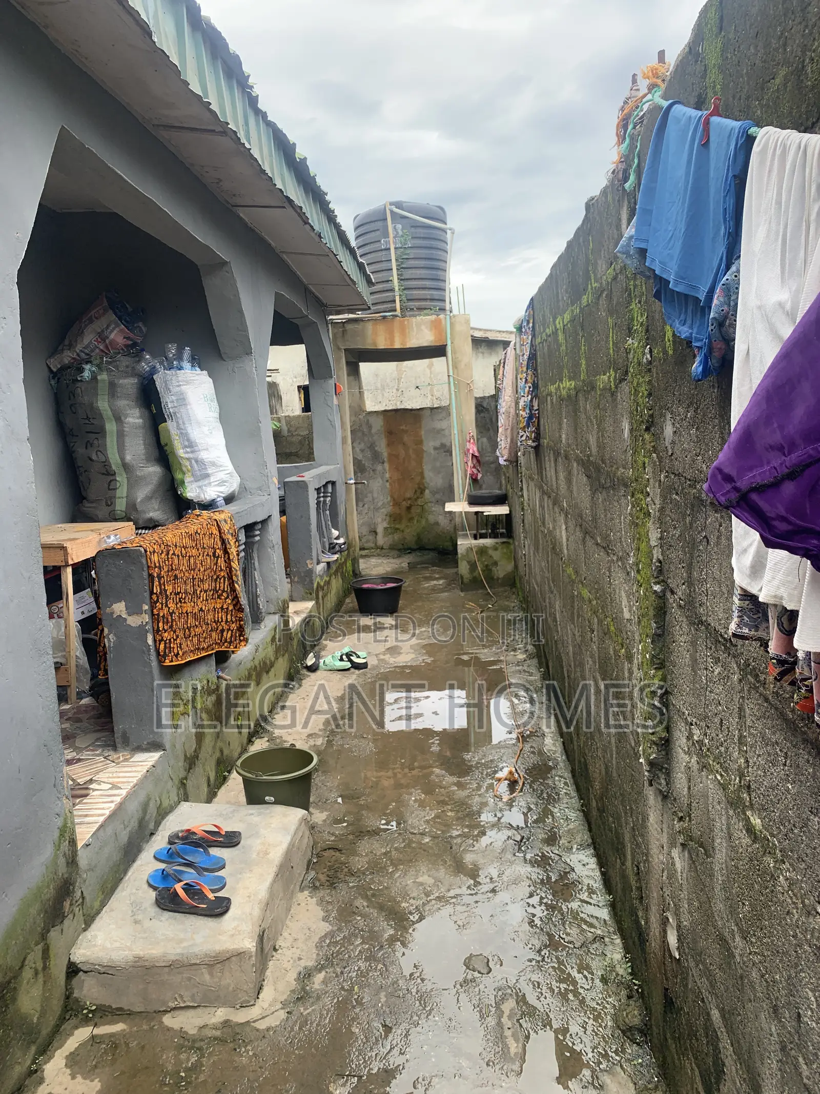 1bdrm Block of Flats in Alaba for sale