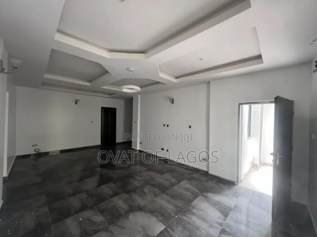 2bdrm Apartment in Ikate Lekki for rent