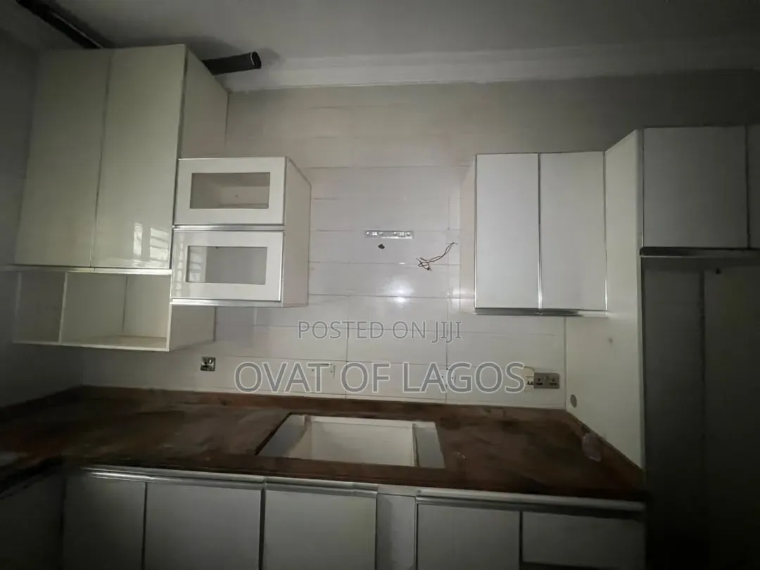 2bdrm Apartment in Ikate Lekki for rent