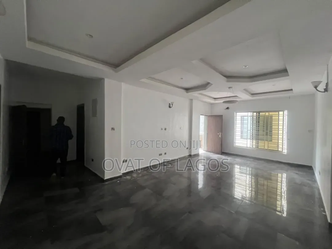 2bdrm Apartment in Ikate Lekki for rent