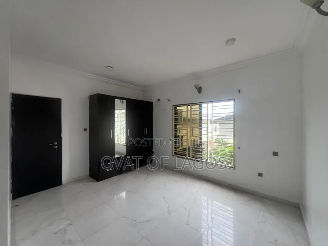 2bdrm Apartment in Ikate Lekki for rent