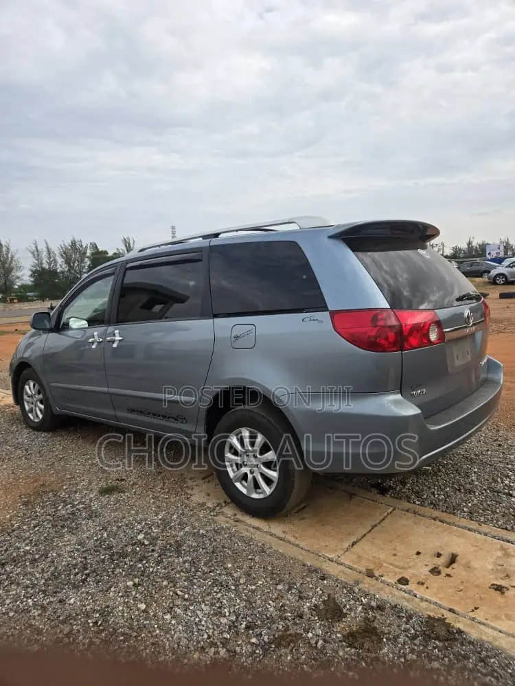 Toyota Sienna 2006 Gray