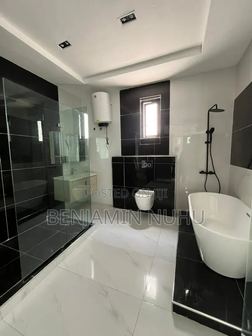 5bdrm Duplex in Sunshine Estate, Off Lekki-Epe Expressway for sale