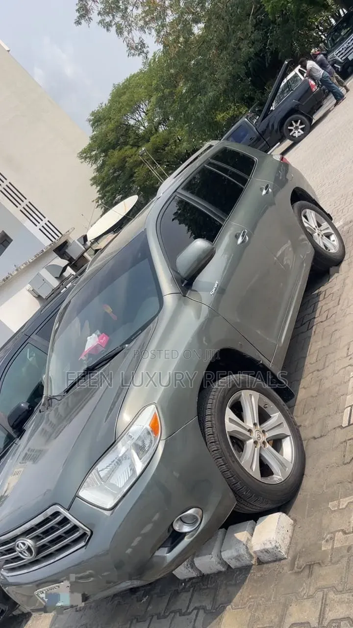 Highlander for Rent| Car for Hire