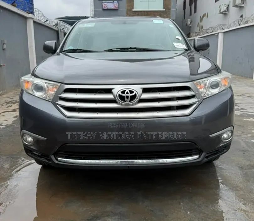 Toyota Highlander Limited 3.5l 4WD 2013 Gray