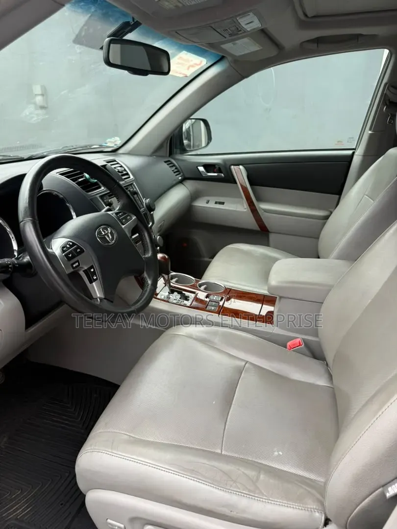 Toyota Highlander Limited 3.5l 4WD 2013 Gray