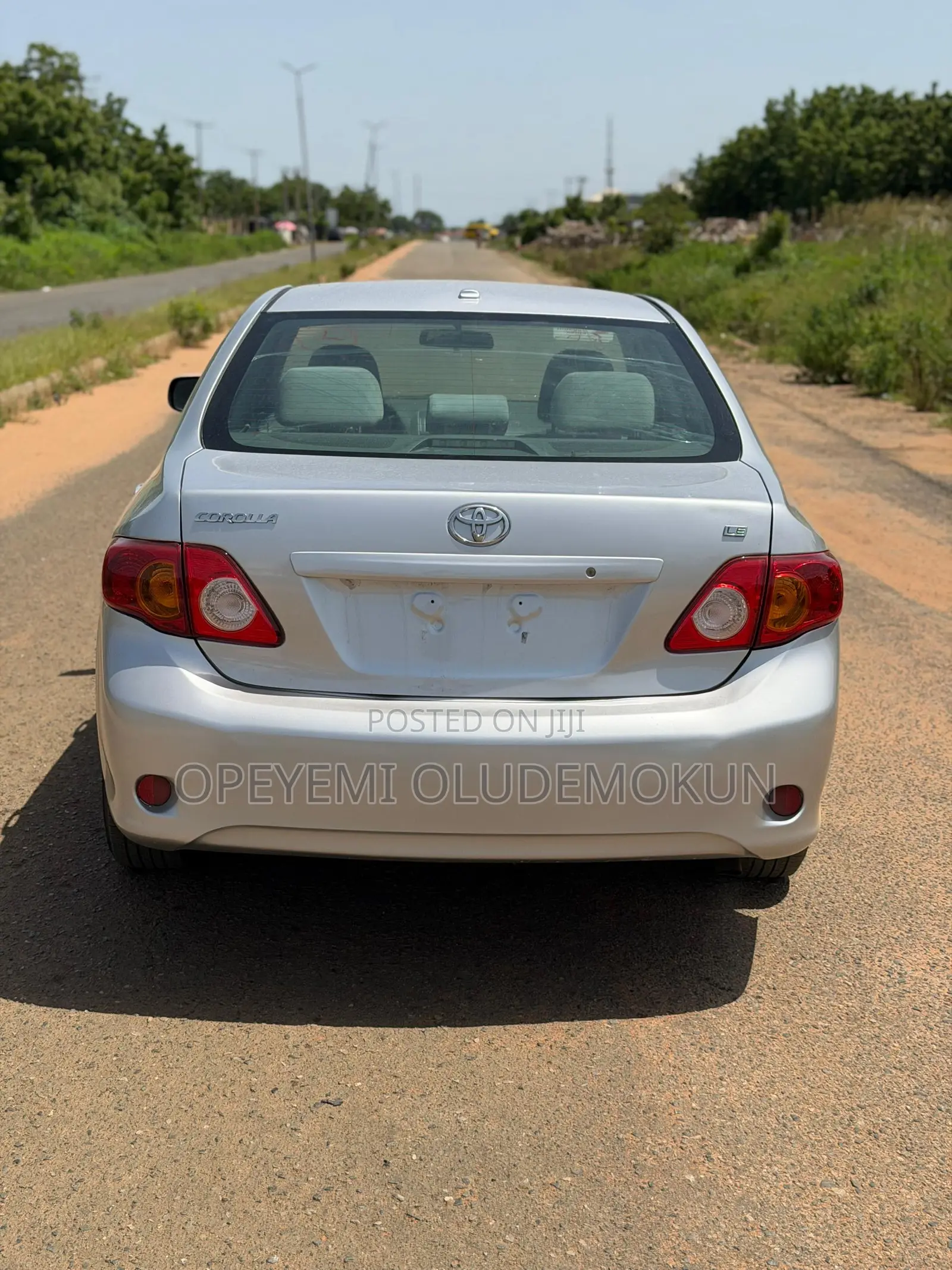 Toyota Corolla LE 4dr Sedan (1.8L 4cyl 4A) 2010 Silver