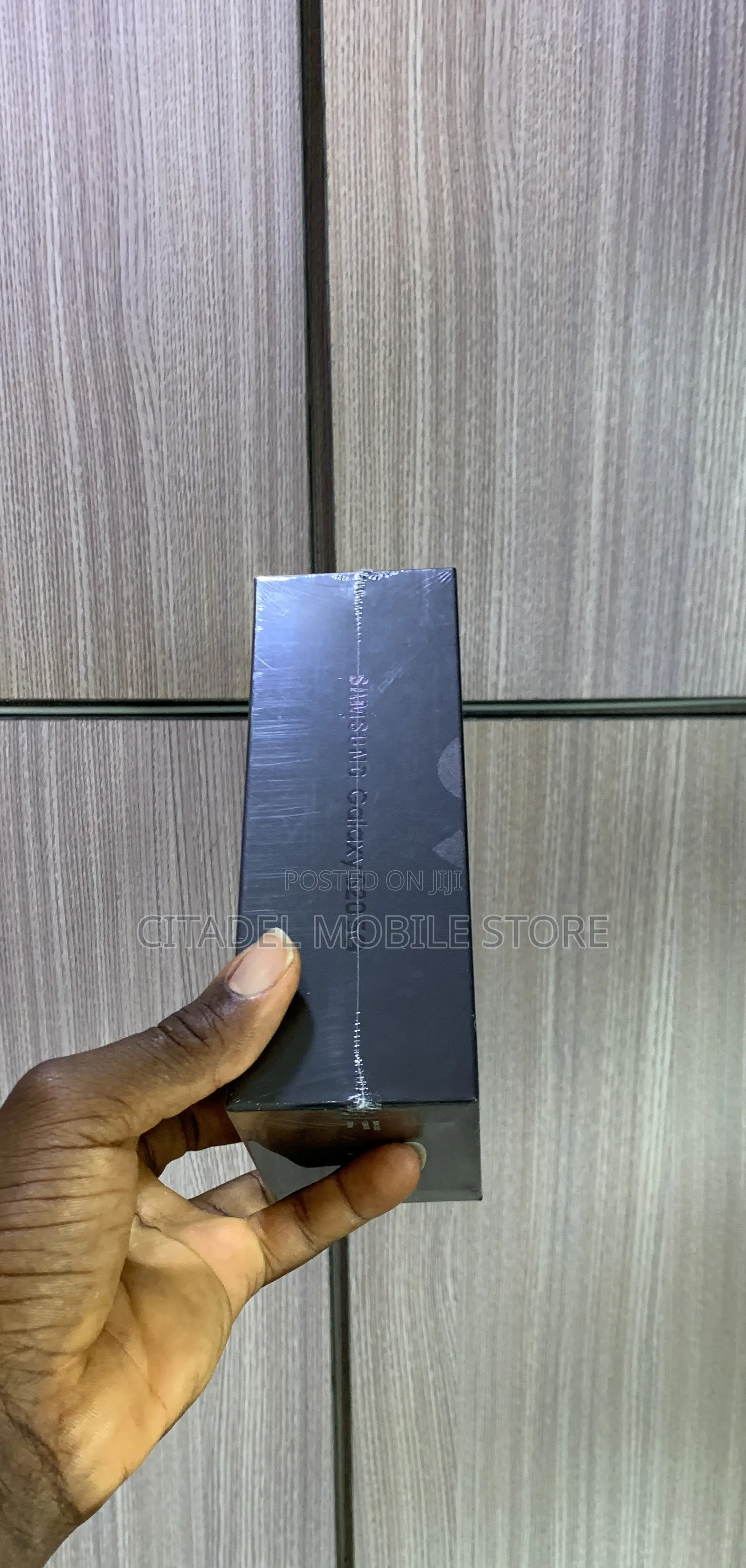 New Samsung Galaxy S20 128 GB Gray
