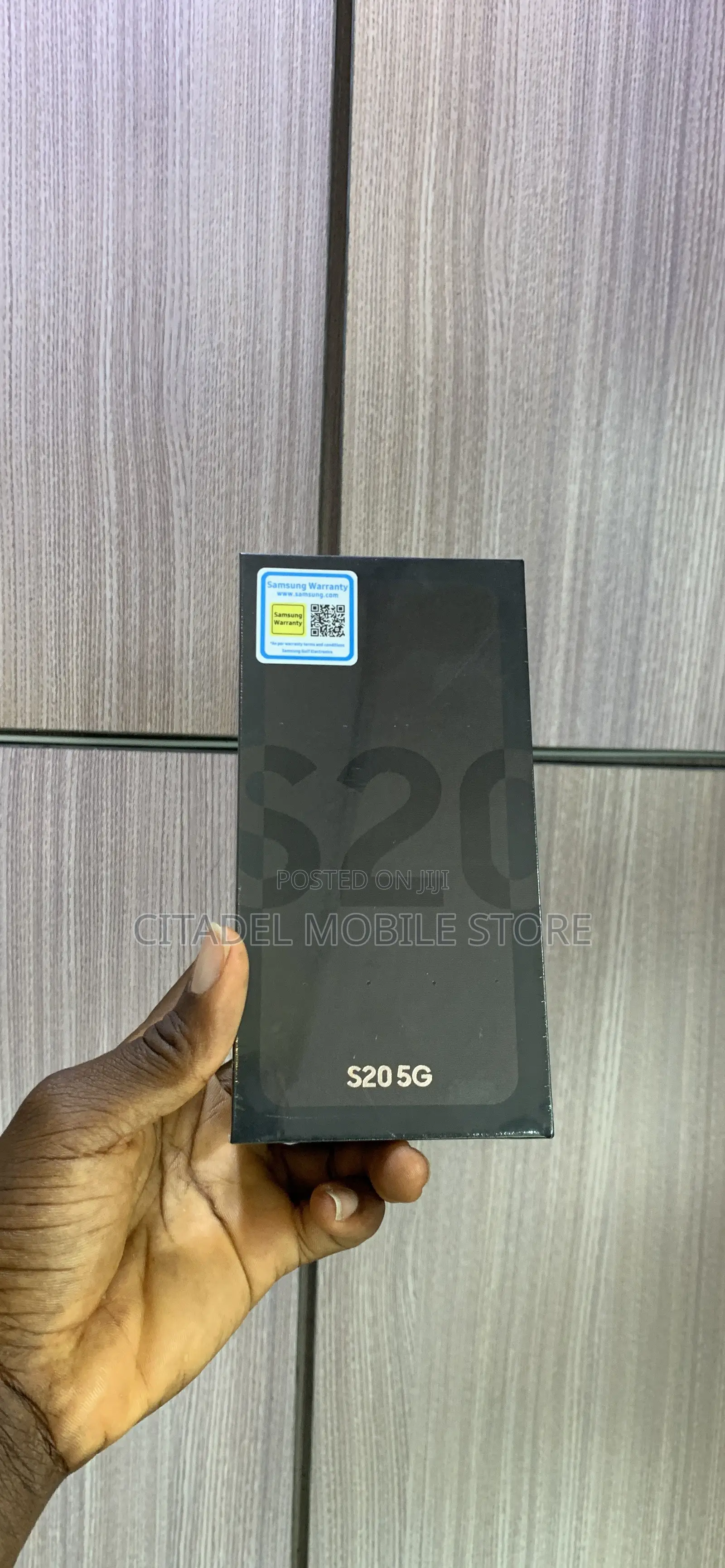 New Samsung Galaxy S20 128 GB Gray