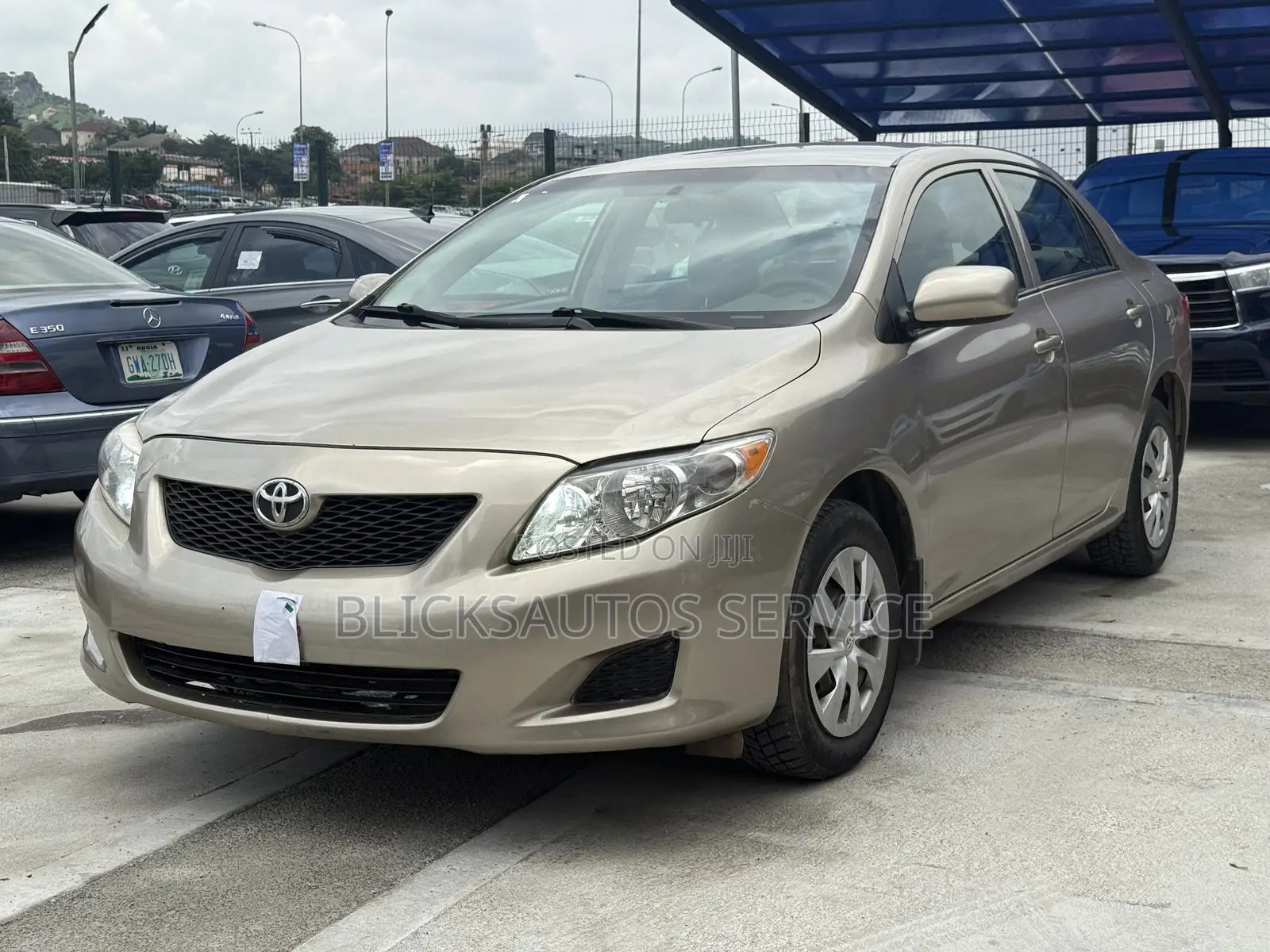 Toyota Corolla LE 4dr Sedan (1.8L 4cyl 4A) 2010 Gold
