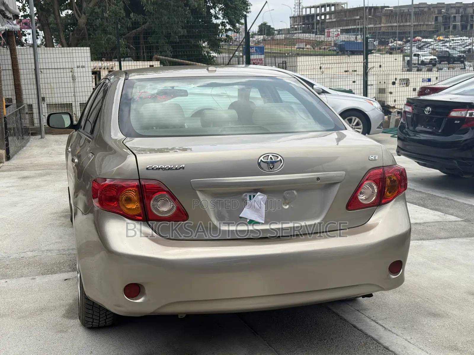 Toyota Corolla LE 4dr Sedan (1.8L 4cyl 4A) 2010 Gold