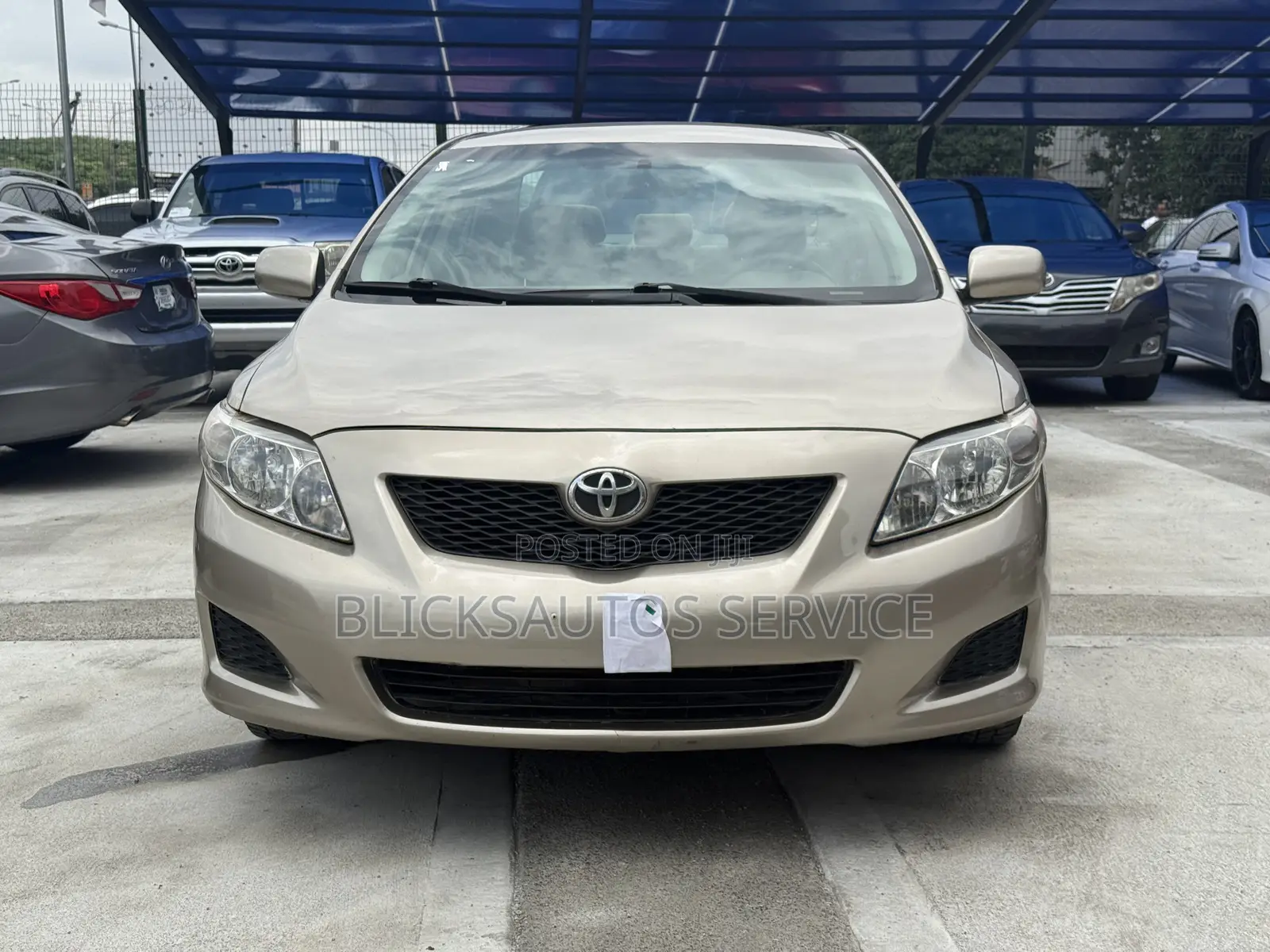 Toyota Corolla LE 4dr Sedan (1.8L 4cyl 4A) 2010 Gold