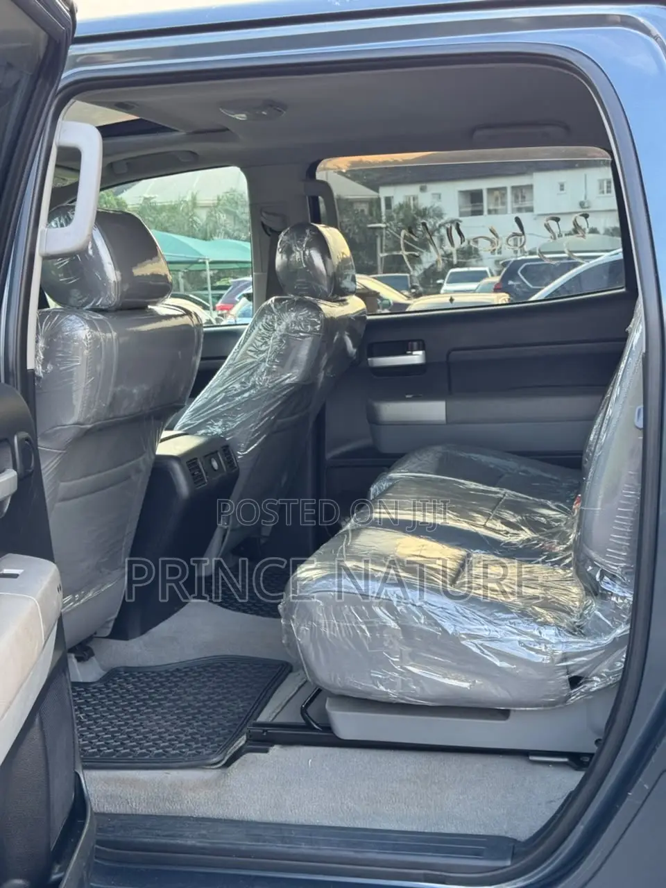 Toyota Tundra Limited 4dr CrewMax SB (5.7L 8cyl 6A) 2014 Gray
