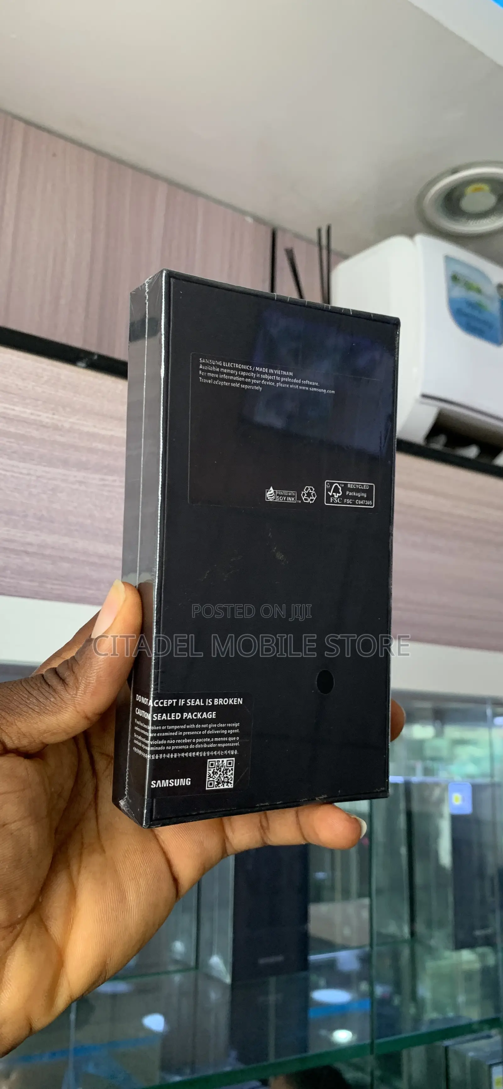 New Samsung Galaxy S22 5G 256 GB Green