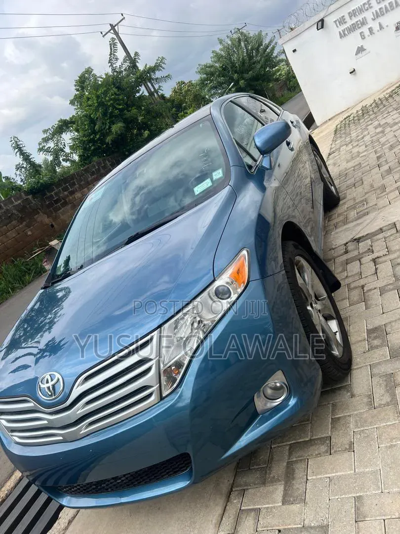 Toyota Venza 2010 Blue