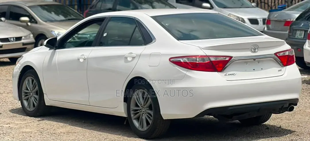 Toyota Camry 2017 White