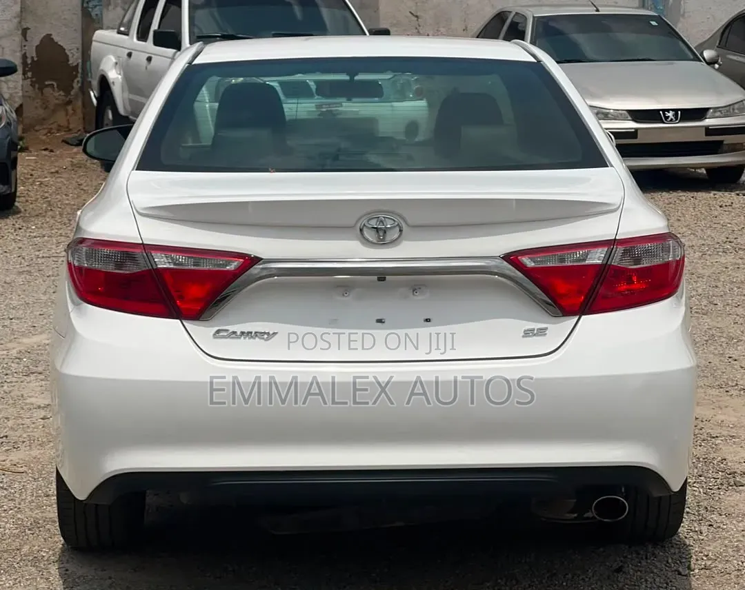 Toyota Camry 2017 White