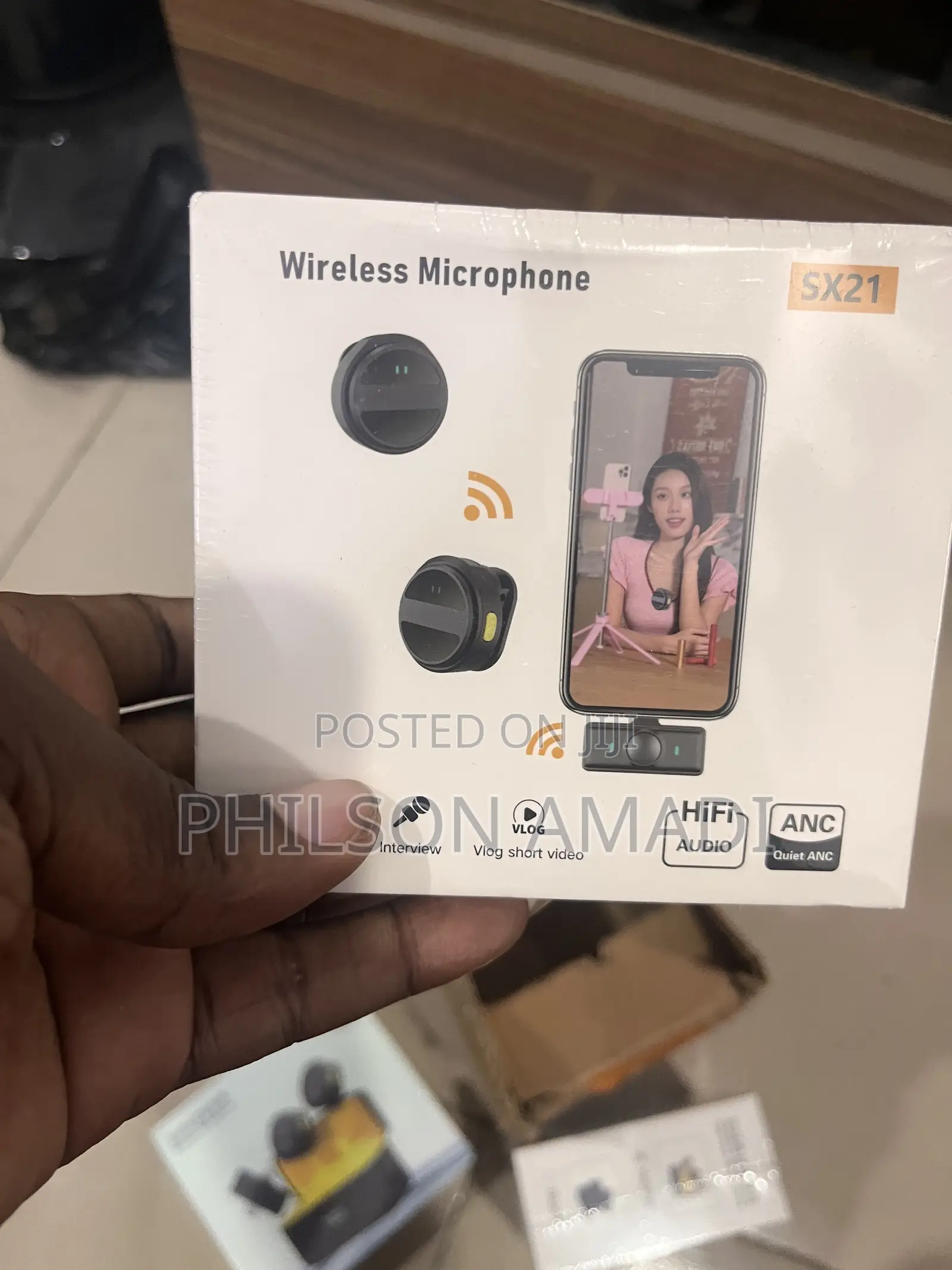 SX21 Magnetic Lavalier Microphone With POWERBANK