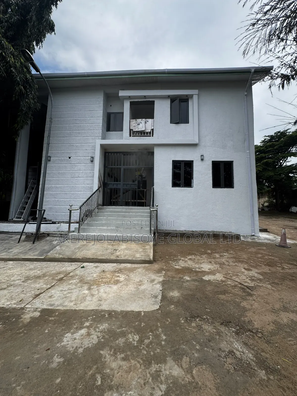 4bdrm Duplex in In An Estate Wuse 2 for rent