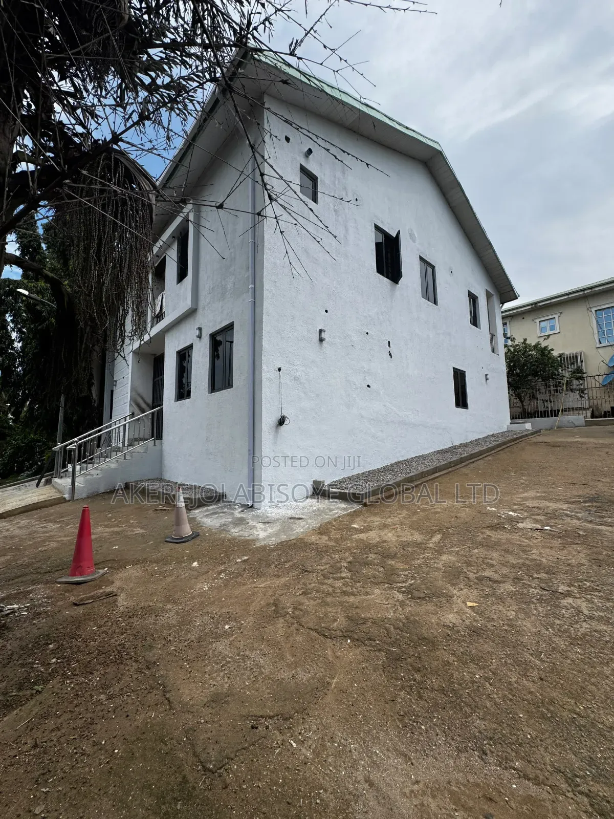 4bdrm Duplex in In An Estate Wuse 2 for rent