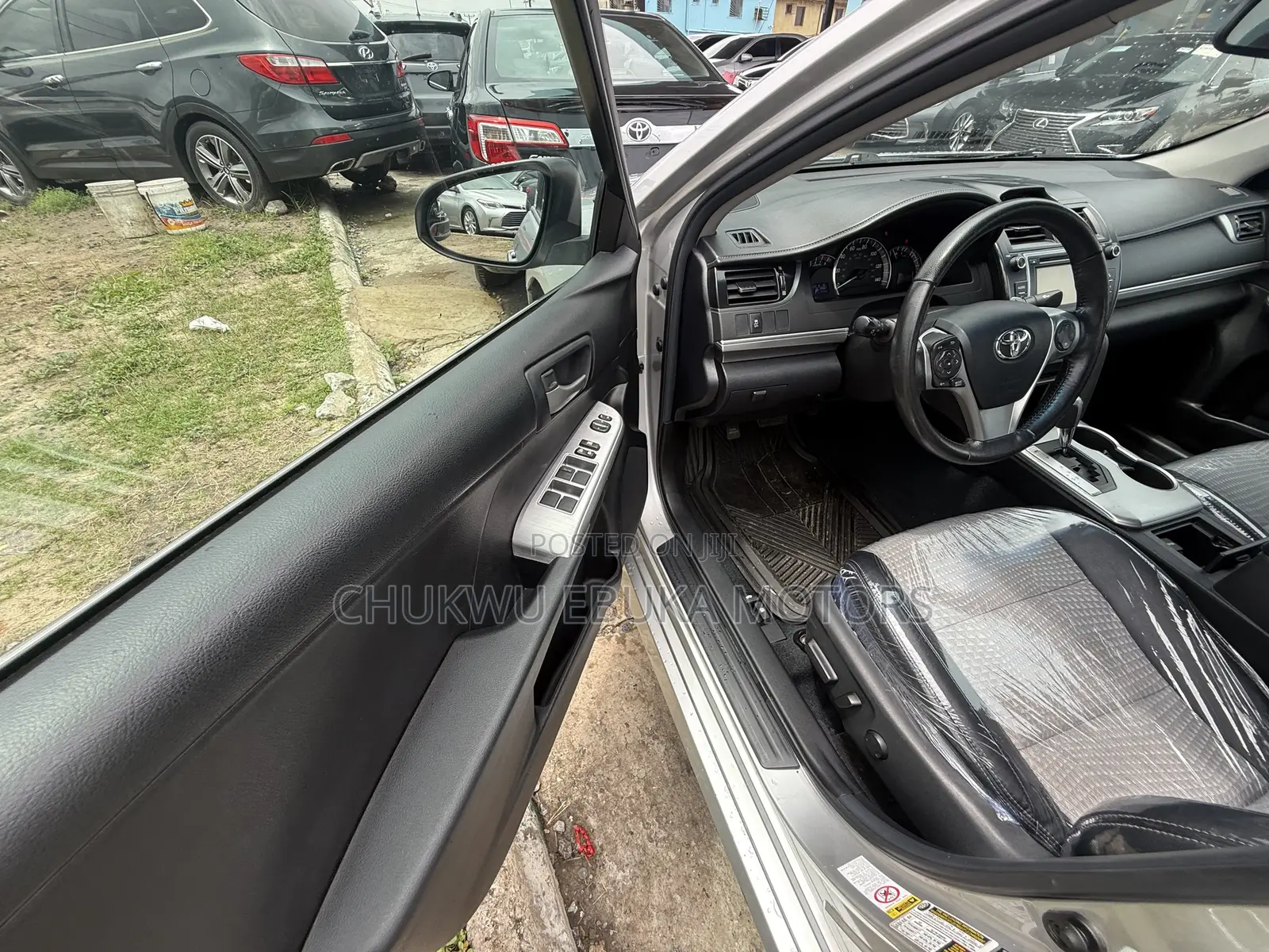 Toyota Camry SE 4dr Sedan (2.5L 4cyl 6A) 2012 Silver