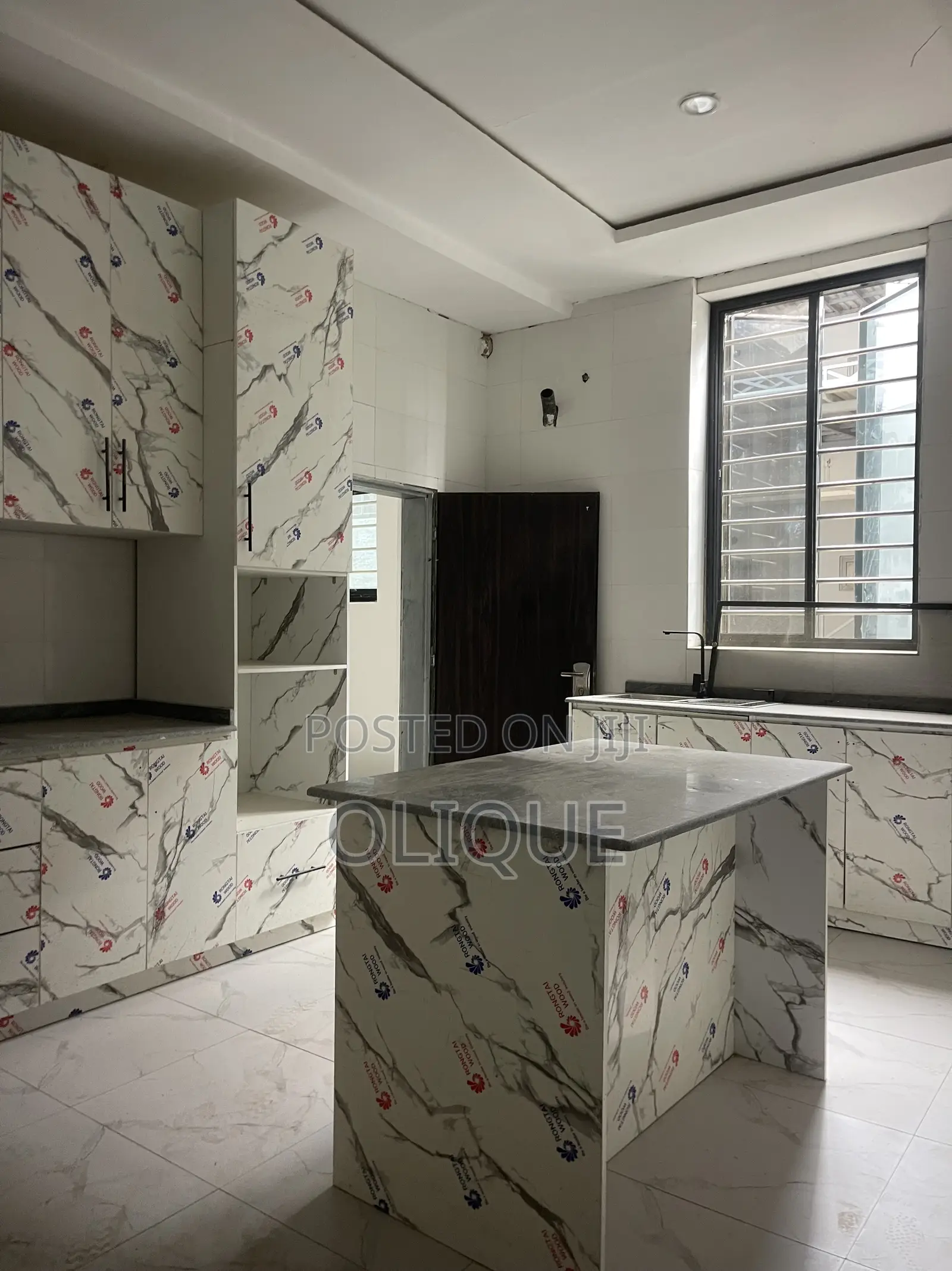 3bdrm Block of Flats in Jahi for rent