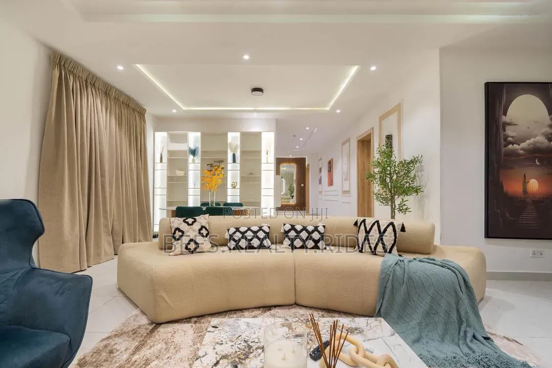 Luxury 2 BRM With a Rooftop Pool, Gym and a Balcony Space