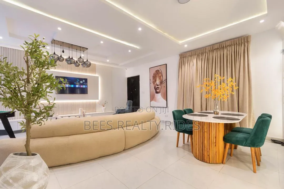 Luxury 2 BRM With a Rooftop Pool, Gym and a Balcony Space