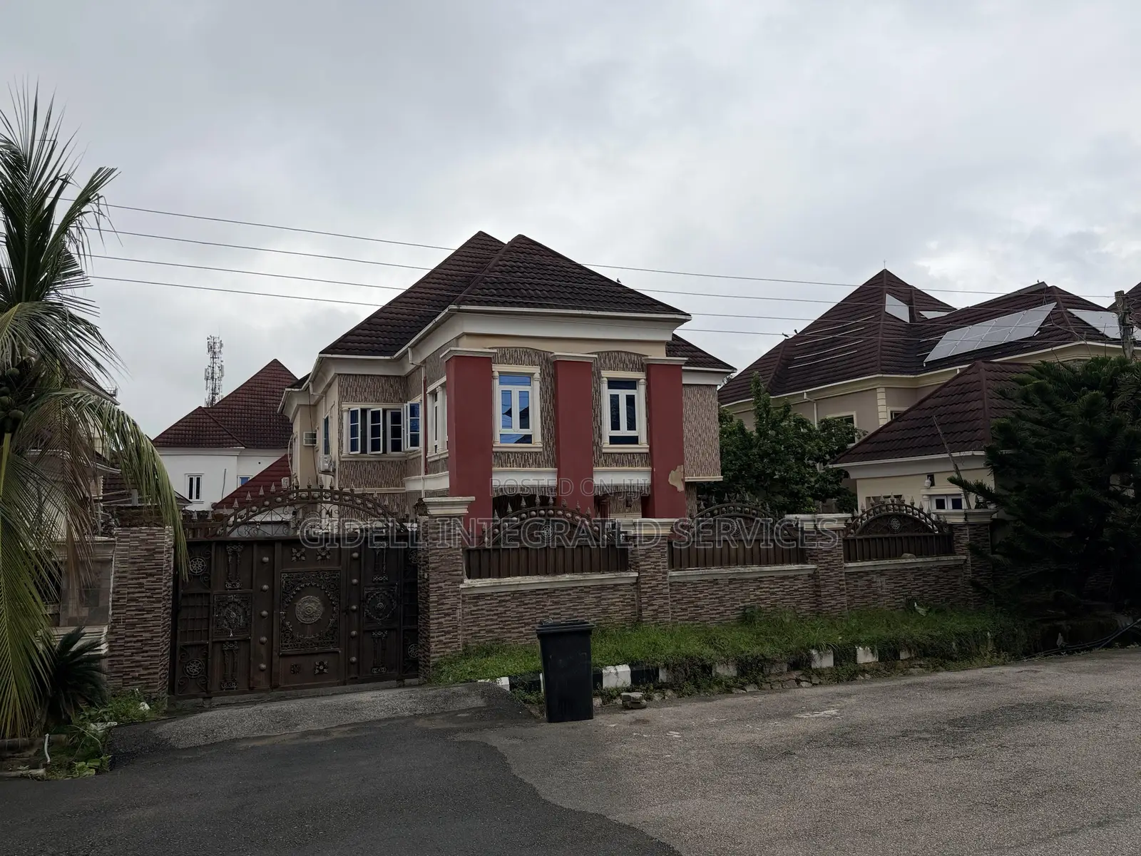 5bdrm Duplex in Fynestone Estate,, Life Camp for sale