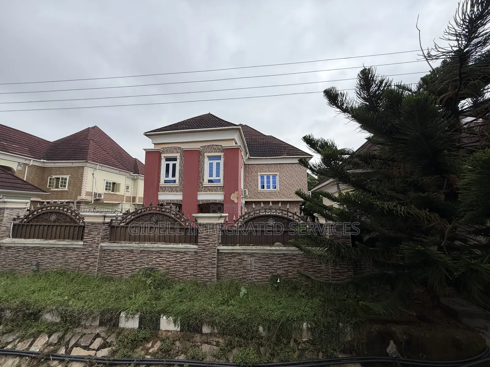 5bdrm Duplex in Fynestone Estate,, Life Camp for sale