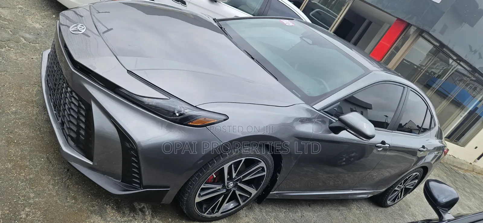 Toyota Camry Hybrid SE 2024 Gray