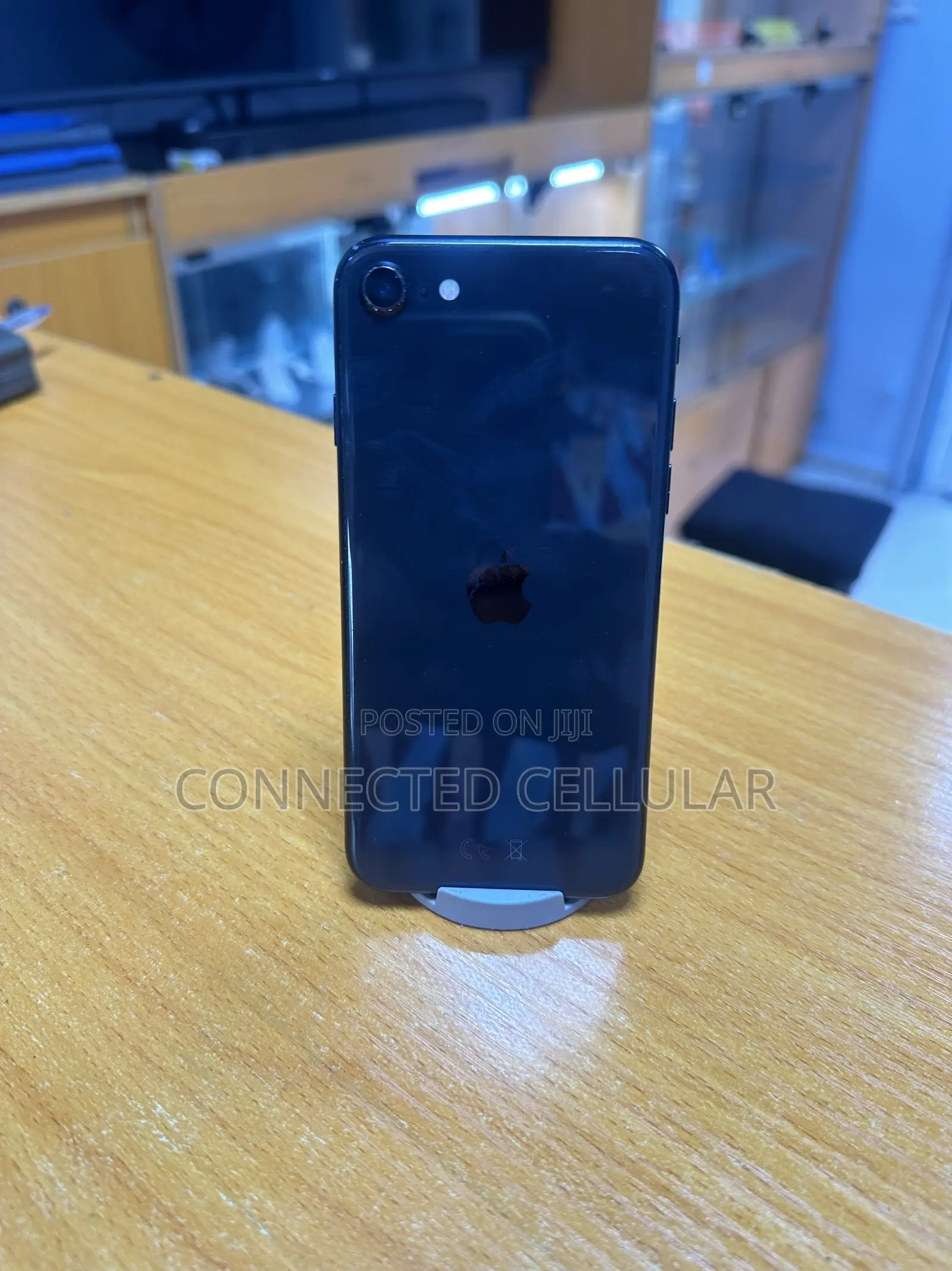 Apple iPhone SE (2020) 64 GB Black