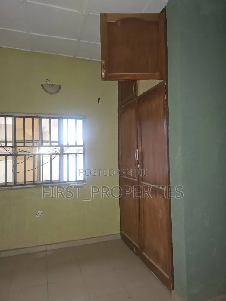 Furnished 8bdrm Block of Flats in Oluwo New Ife Road for sale
