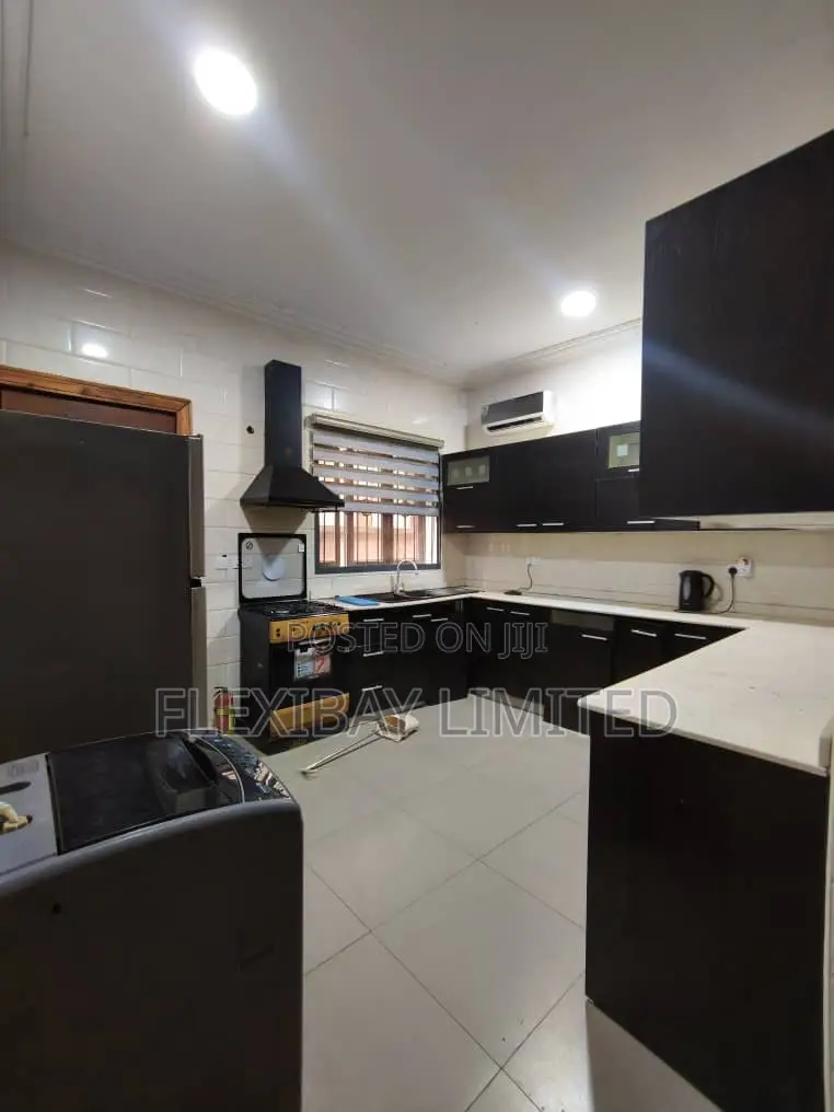Furnished 3bdrm Townhouse / Terrace in Lekki Phase 1 for rent