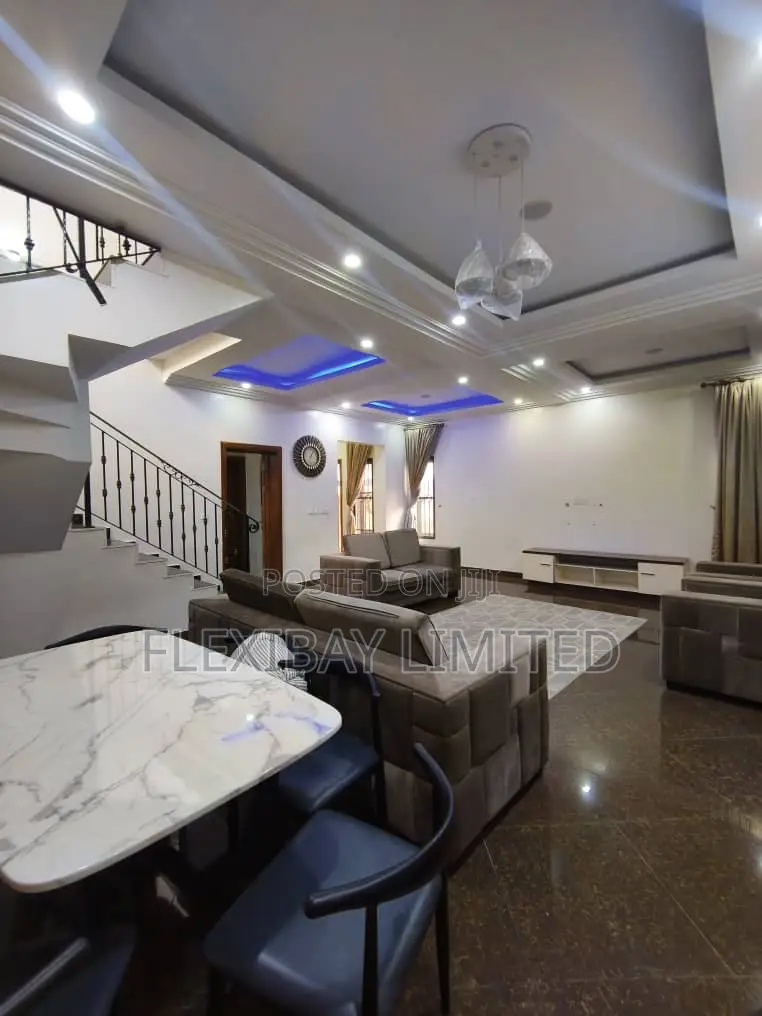 Furnished 3bdrm Townhouse / Terrace in Lekki Phase 1 for rent